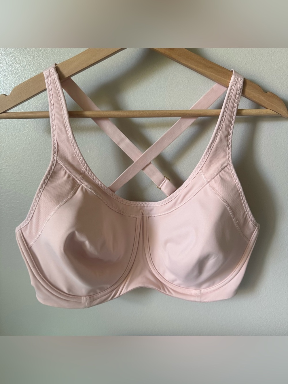 ATHLETA Size 36DD Pink Underwire Sports Bra